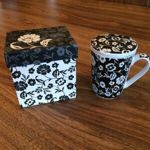 PPD Porcelain Mug w. tea strainer & lid
